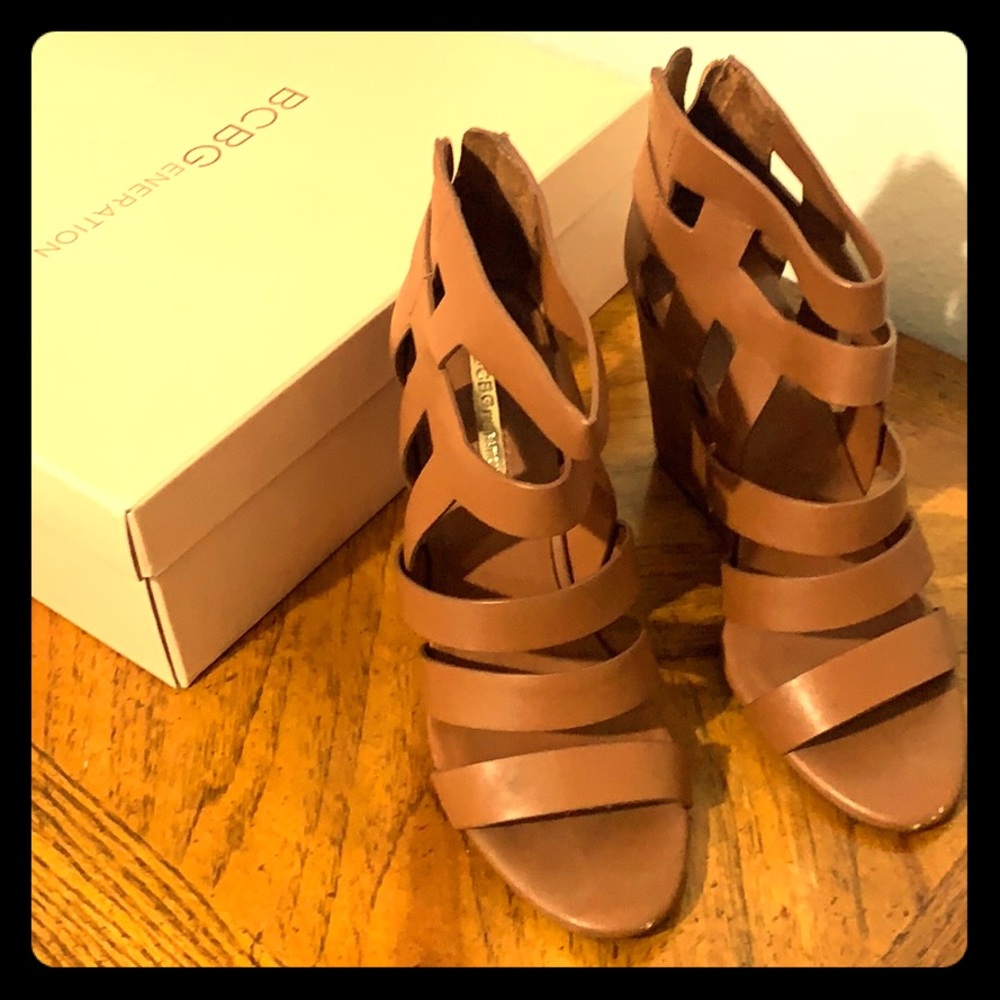 BCBG WEDGES